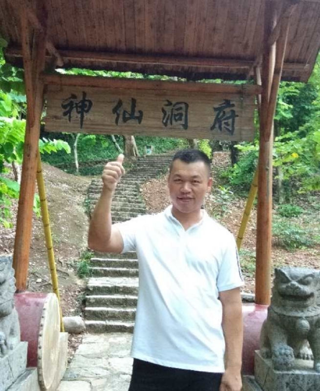 强仔的第一张照片--海丰交友中心